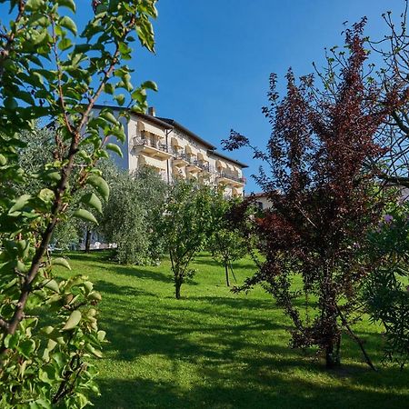 Hotel Belvedere Torri Del Benaco Exteriör bild