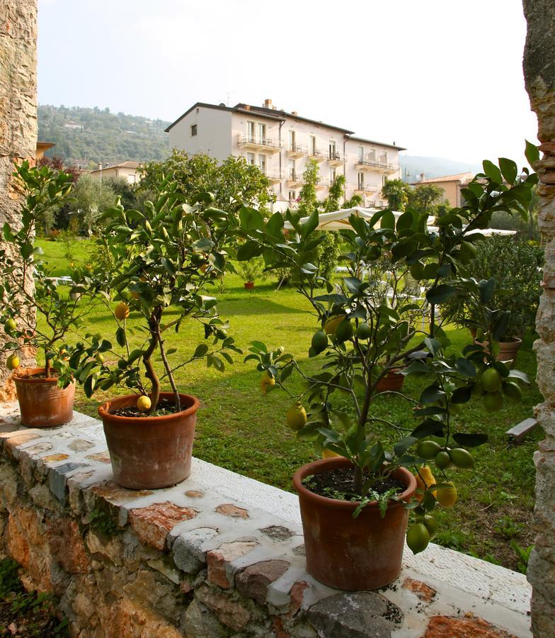 Hotel Belvedere Torri Del Benaco Exteriör bild