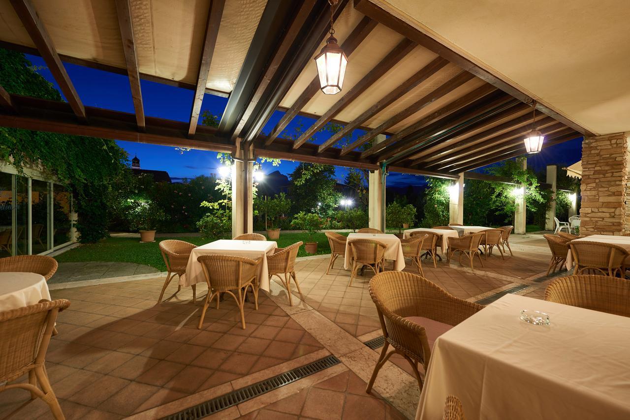 Hotel Belvedere Torri Del Benaco Exteriör bild